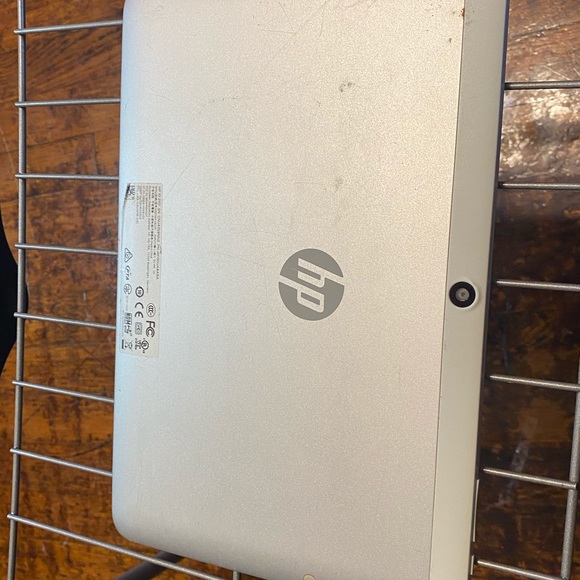 HP Tablet/Black and white - Picture 3 of 3